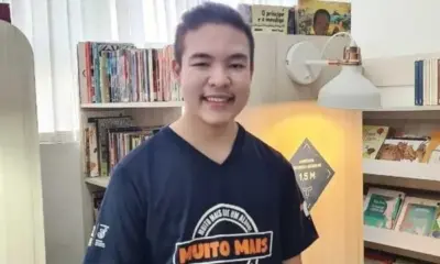 Fabrício Uchida do Colégio Teófilo Rezende para o mundo!