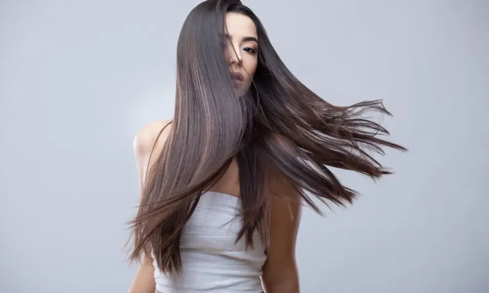 Deixe seus fios radiantes com esses truques de beleza infalíveis!