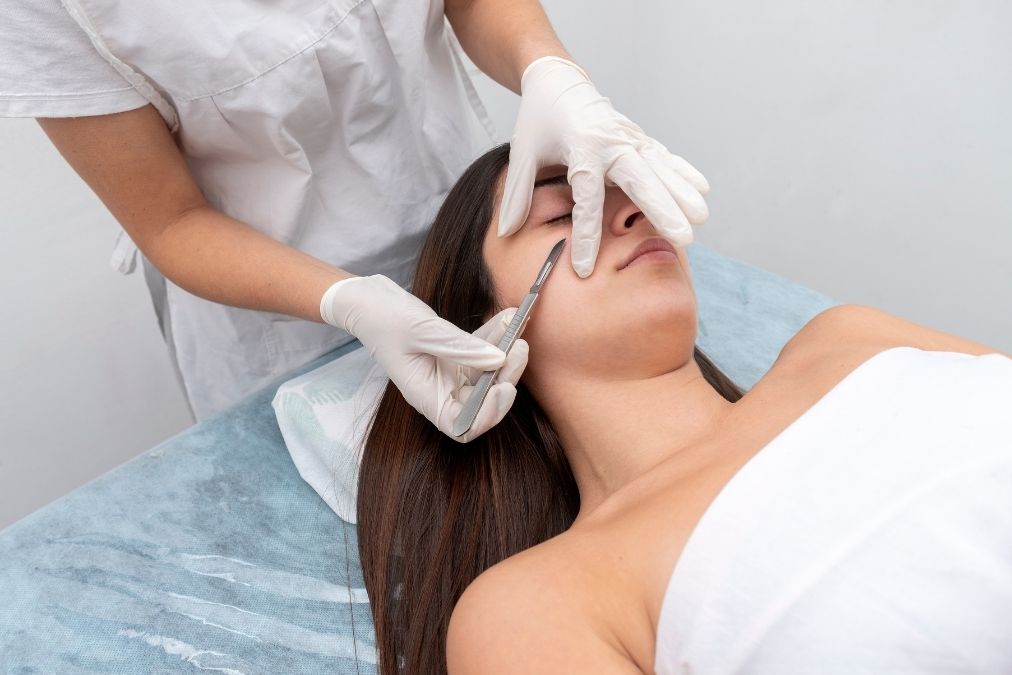 Dermaplaning: Renove Sua Pele Neste Outono