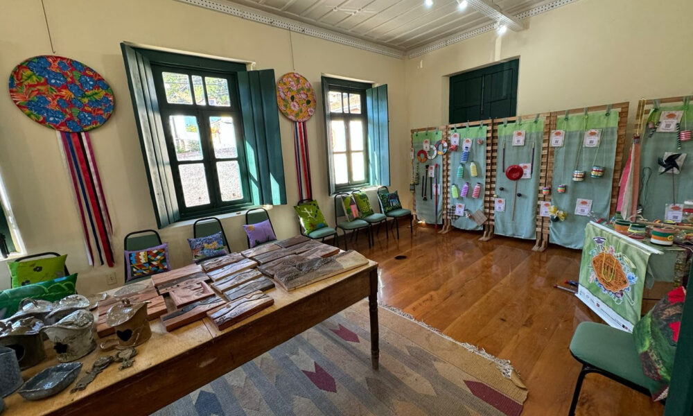 Museu do Folclore recebe exposição de brinquedos circenses