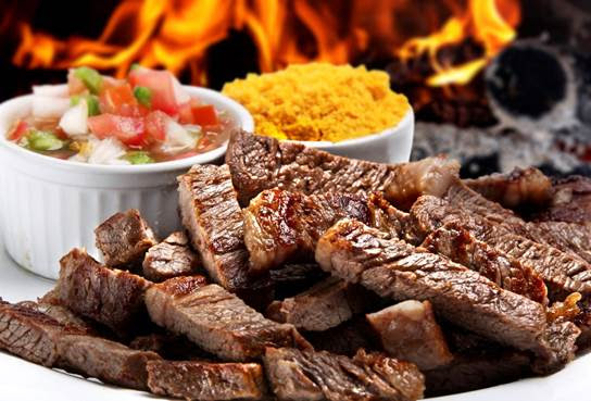 Tradição nas confraternizações das famílias brasileiras, churrasco tem até data comemorativa