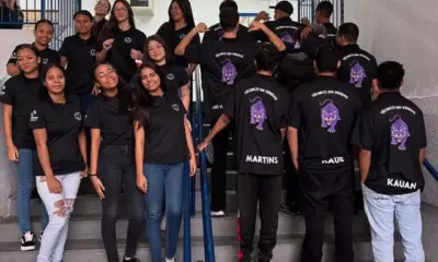 ASSECRE Patrocina Uniformes a alunos do curso técnico