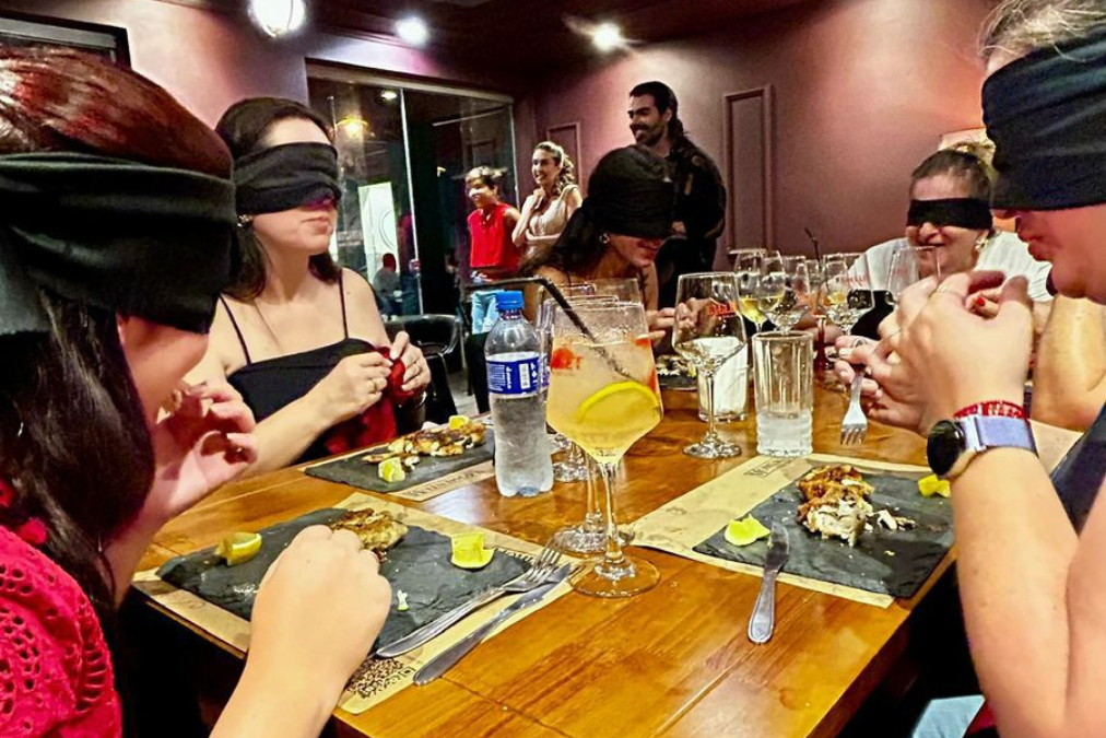 Momentun Lounge Café com Jantar às Cegas e Harmonização de Vinhos