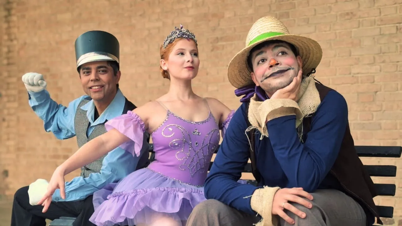 Domingo no Parque encanta com teatro e jongo em setembro