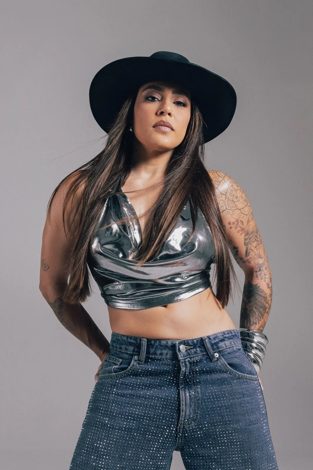 Lauana Prado agita o Vale Rodeio Show com hits e emoção