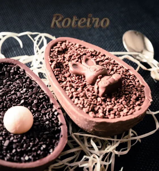 Dois ovos de colher, chocolate ao leite e outro meio amargo