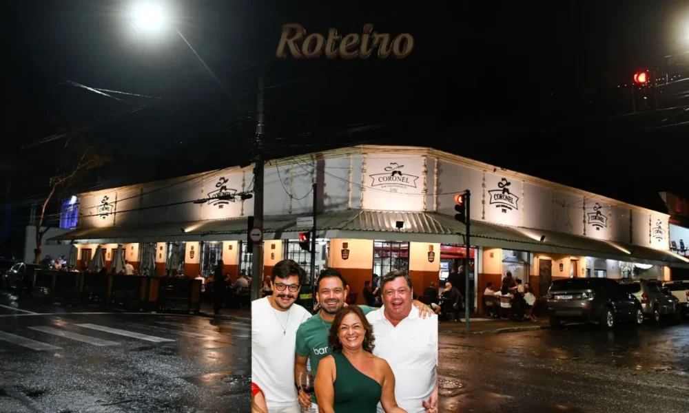 Fachada do Bar do Coronel em São José dos Campos e a família Cordóba na frente nos 34 anos do Bar do Coronel