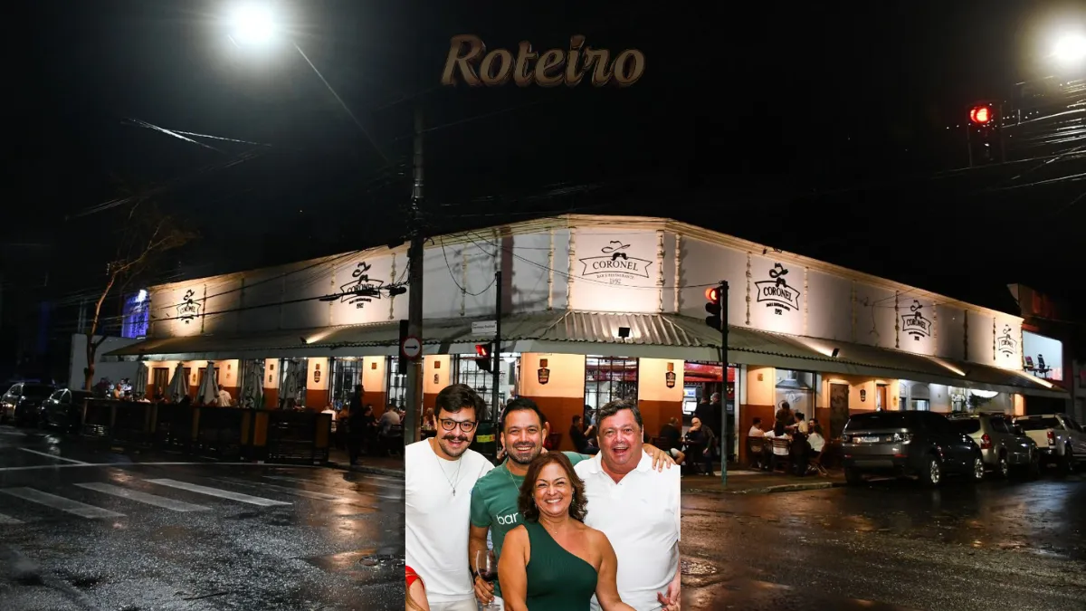 Fachada do Bar do Coronel em São José dos Campos e a família Cordóba na frente nos 34 anos do Bar do Coronel