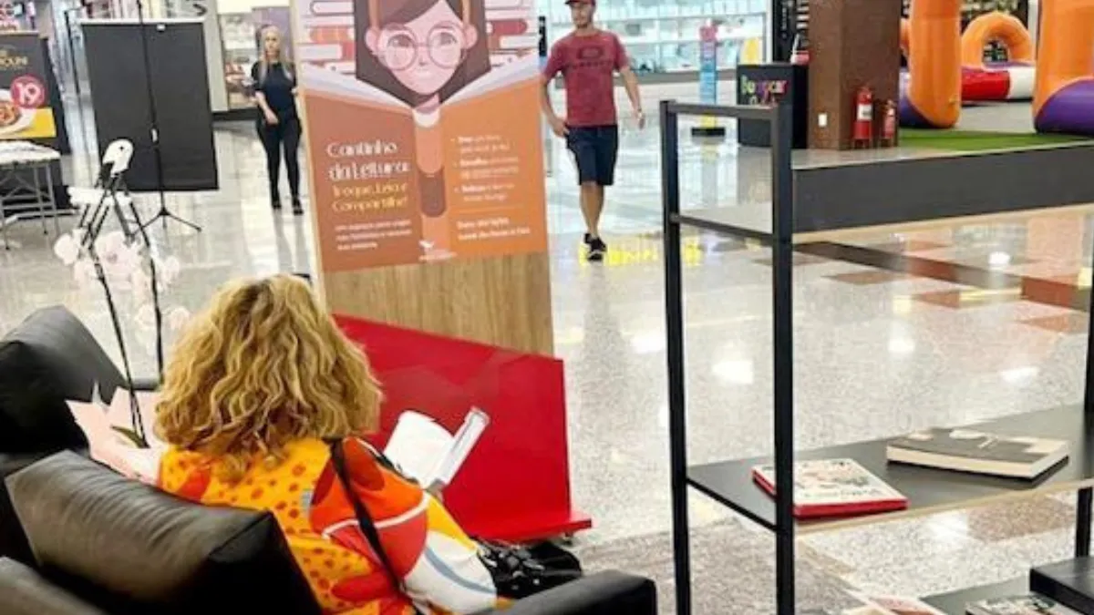 Lounge de leitura e troca de livros no Shopping Jardim Oriente São José dos Campos