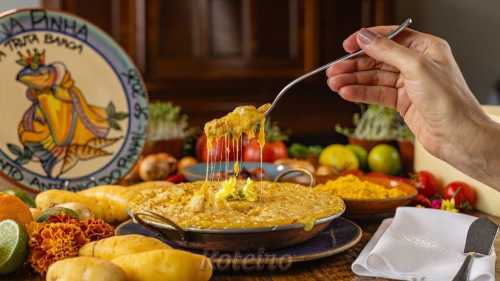 prato donna truta baroa com uma mão com garfo mostrando