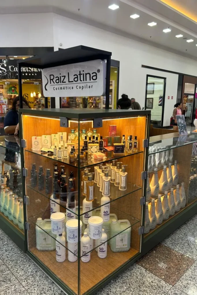 shapoo, condicionadores, leavings, produtos da Raiz latina