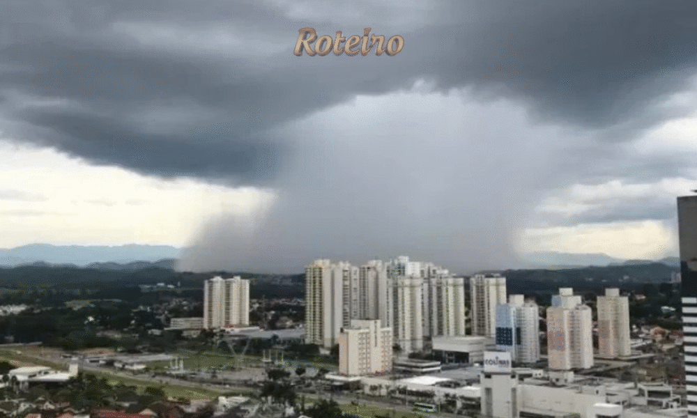 Céu encoberto por nuvens escuras e carregadas sobre São José dos Campos, indicando a chegada de tempestades e chuvas intensas conforme alerta laranja do Inmet.