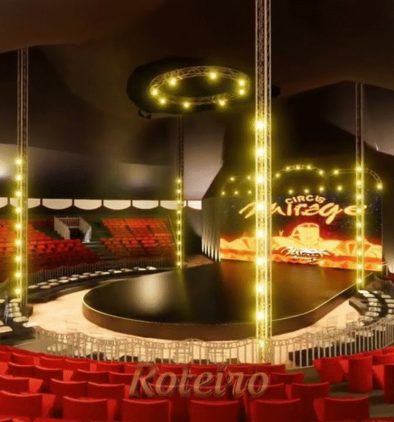 picadeiro vermelho no interior do Mirage Circus em SJC