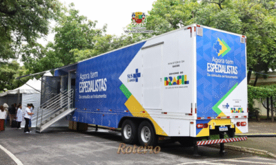 Carreta da Tomografia no Centro da Juventude em São José dos Campos.
