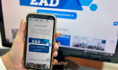 Aluno realizando curso EAD gratuito do Cephas Fundhas em São José dos Campos pelo computador — foto divulgação PMSJC