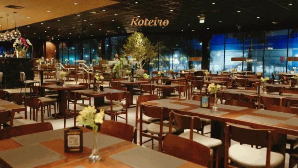 Salão interno do restaurante Coco Bambu em São José dos Campos SJC