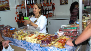 Produtos artesanais queijos e embutidos na Feimalhas Shopping Jardim Oriente SJC