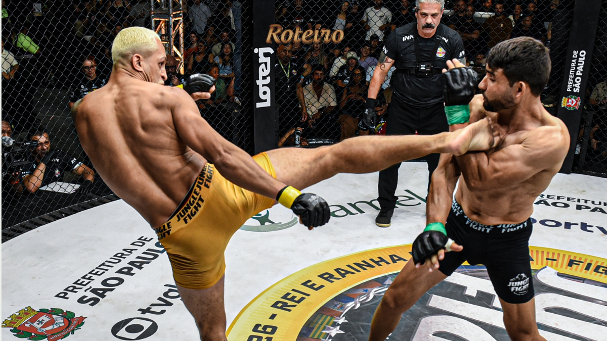 Octógono do Jungle Fight montado na Farma Conde Arena, em São José dos Campos (SJC), palco das semifinais do Fight do Milhão