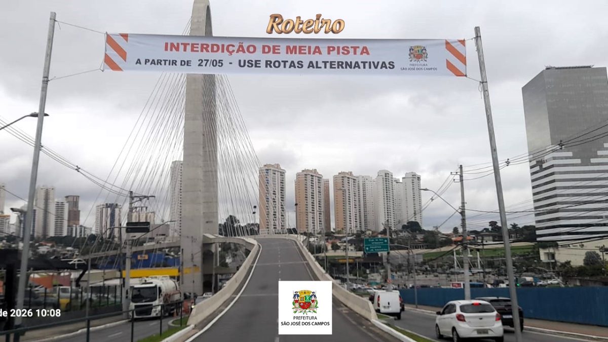 Vista aérea da Ponte Estaiada em SJC com faixa sinalizada para interdição — foto PMSJC