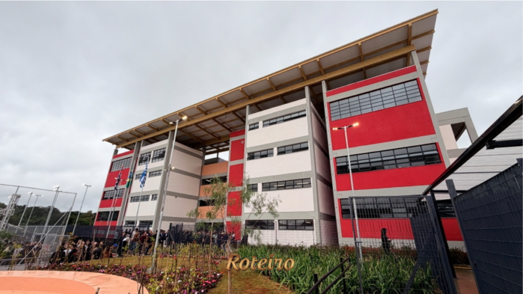 escola estadual Vila Adriana SJC estrutura moderna modelo PPP Novas Escolas