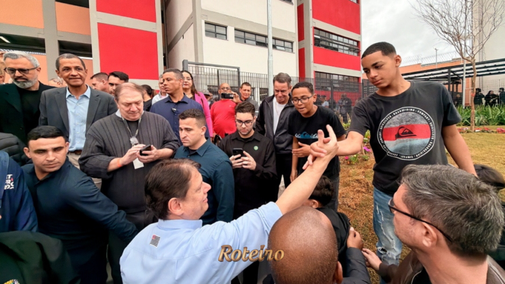 escola estadual Vila Adriana SJC com 1.300 vagas em ensino integral