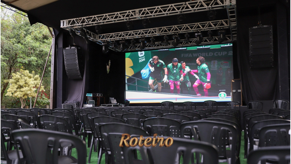 Fan Fest Guararema Copa do Mundo — estrutura com telão no Parque Deoclésia