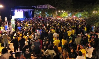 fan fest Guararema Copa do Mundo telao Parque Deoclesia torcida Brasil Escocia