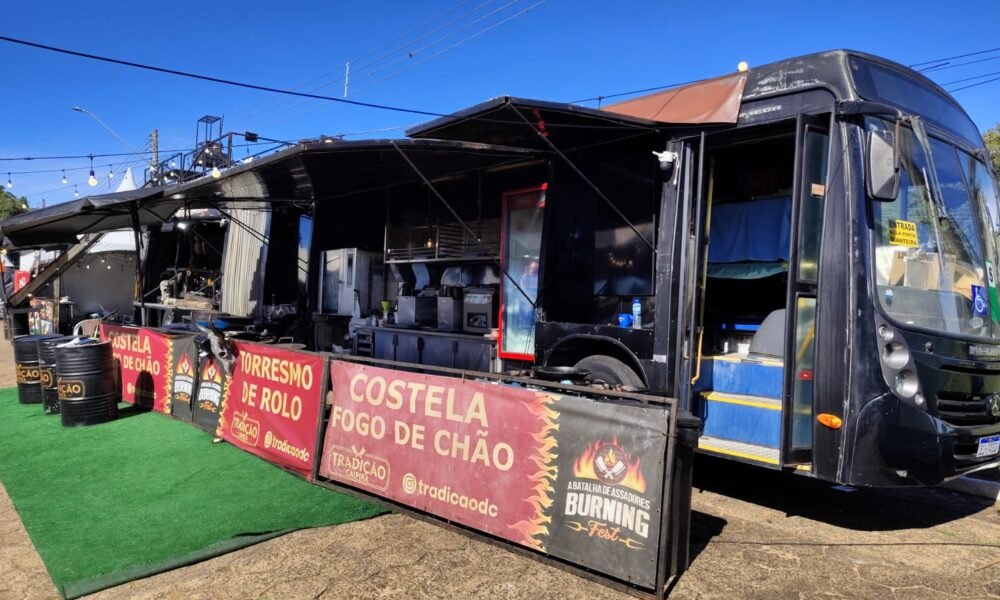 Busão do Churrasco no Burning Fest SJC 2026, atração itinerante de costela fogo de chão
