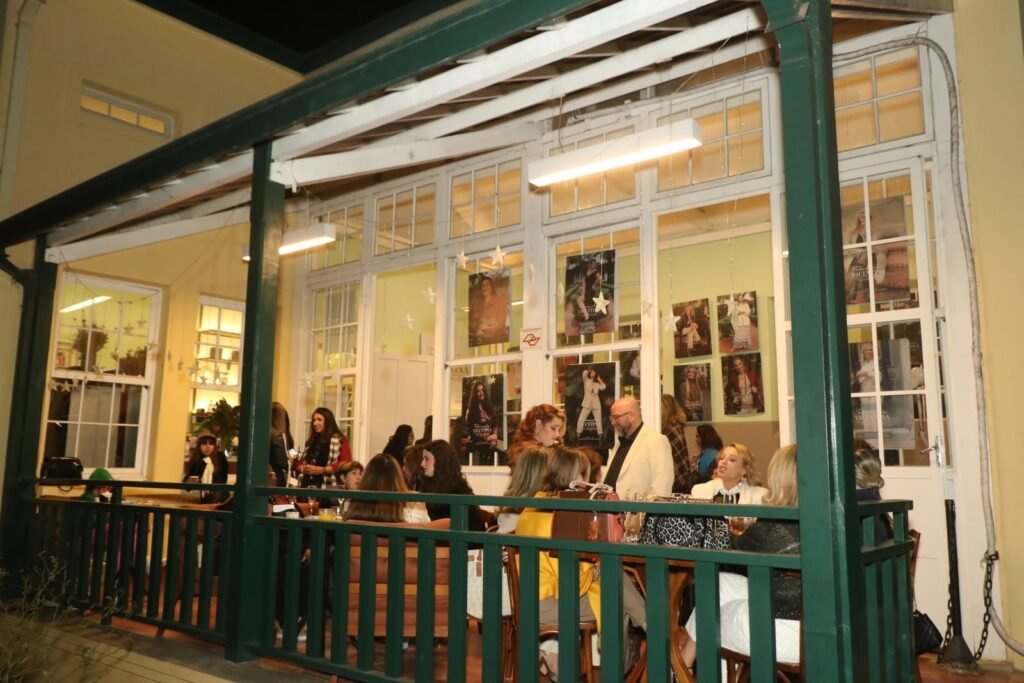 Todas pelo Vicentina SJC — mural com as protagonistas do Vale Fashion 2026