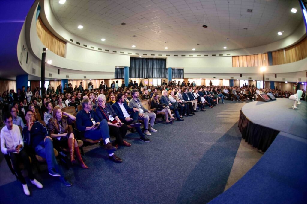 Público lotado na Innovation Week SJC 2026