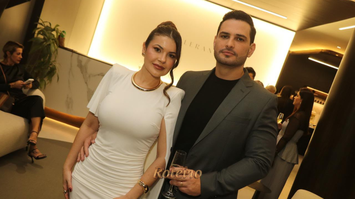 Dr. Alan Ribeiro e Dra. Jaqueline Verdeiro abraçados na inauguração do Instituto Leranno em SJC