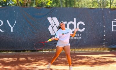 jogos regionais sjc 2026 tenista comemorando título