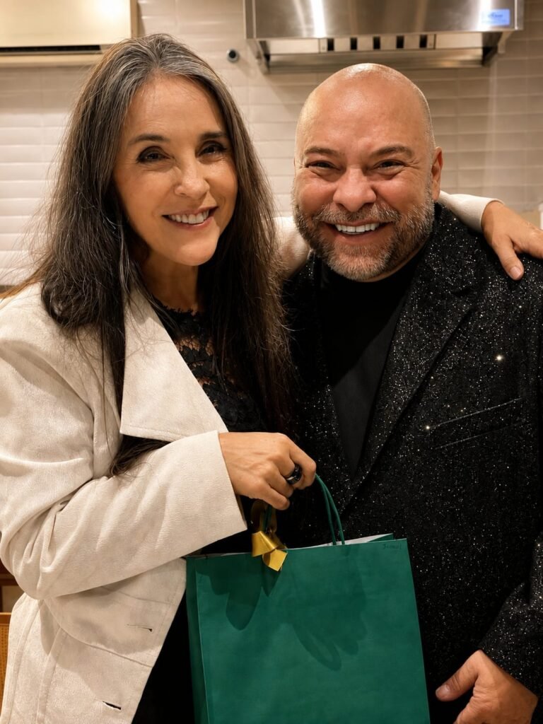 Jussara Medrado equipe do Vale Fashion, editora da No More