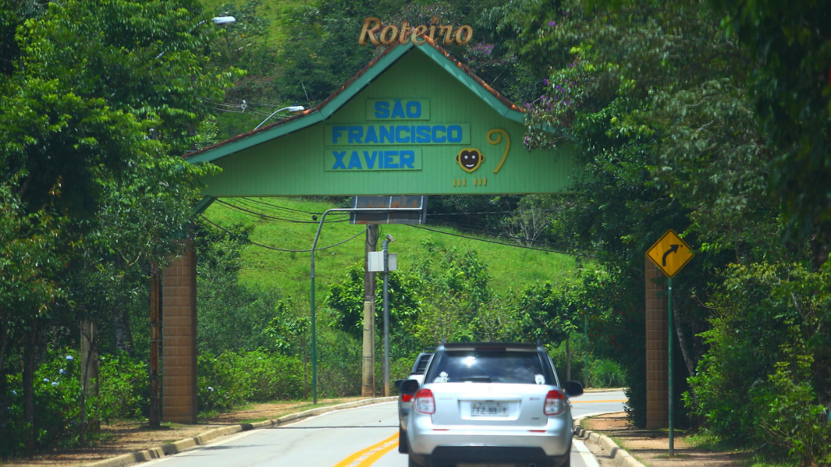 aniversário São Francisco Xavier: pórtico de entrada do distrito em SJC