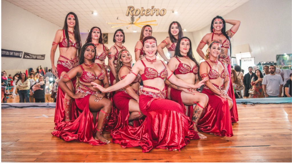 Apresentação de dança do ventre no Mercado Místico em SJC