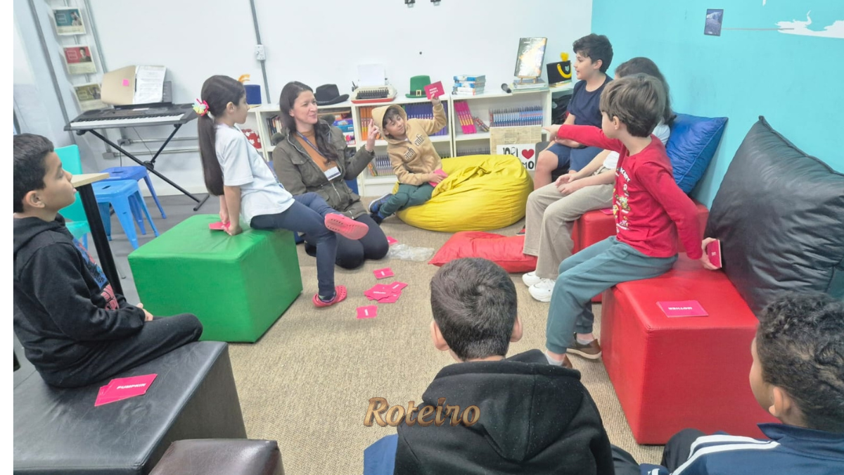 alunos de altas habilidades sjc na atividade de inglês do Decolar