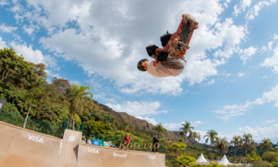 Eric Costa skate SJC em manobra na rampa de skate vertical