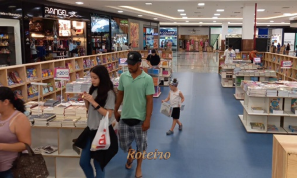 feira de livros sjc na Praça de Eventos do Shopping Jardim Oriente