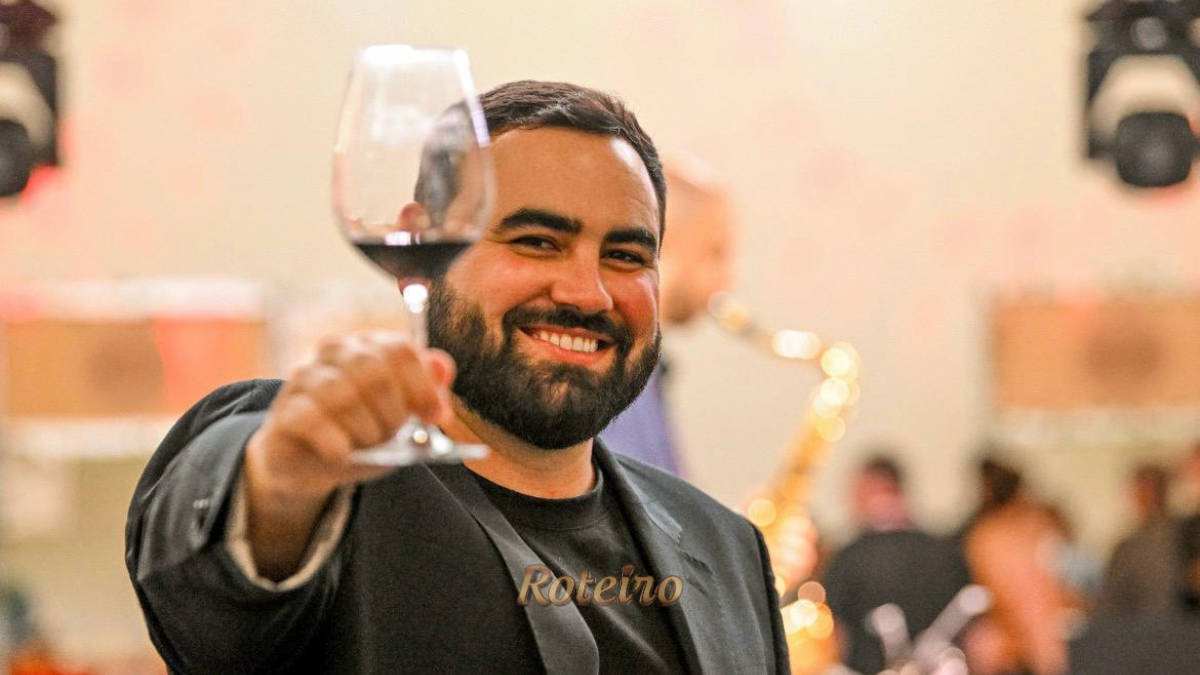 Festival Vinhos de Bicicleta - sommelier Rodrigo Ferraz brinda ao evento
