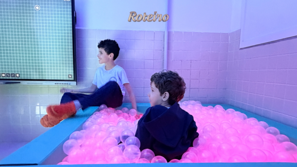 terceira sala sensorial sjc: alunos interagem com os materiais