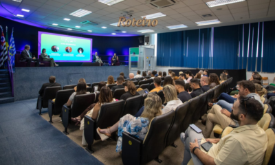 Compliance Day em SJC: plateia acompanha painel sobre IA na governança no auditório do PIT