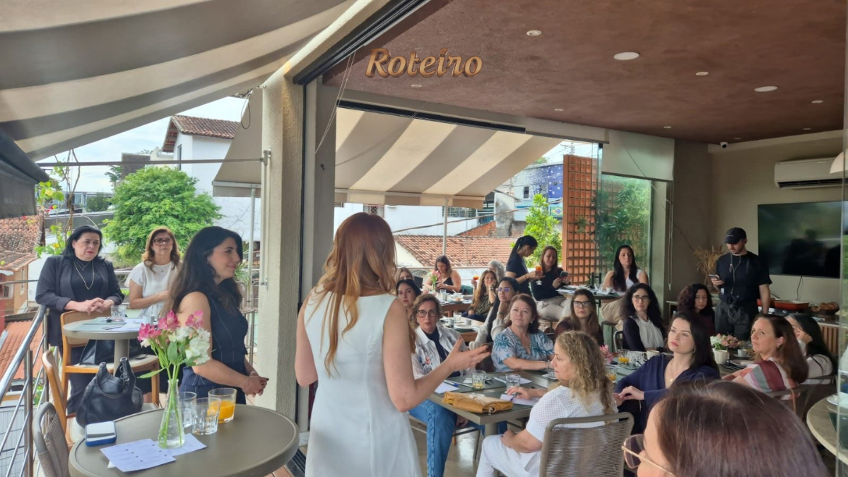Entre Nós em SJC advogada Camila Juliana conversa com as convidadas sobre patrimônio