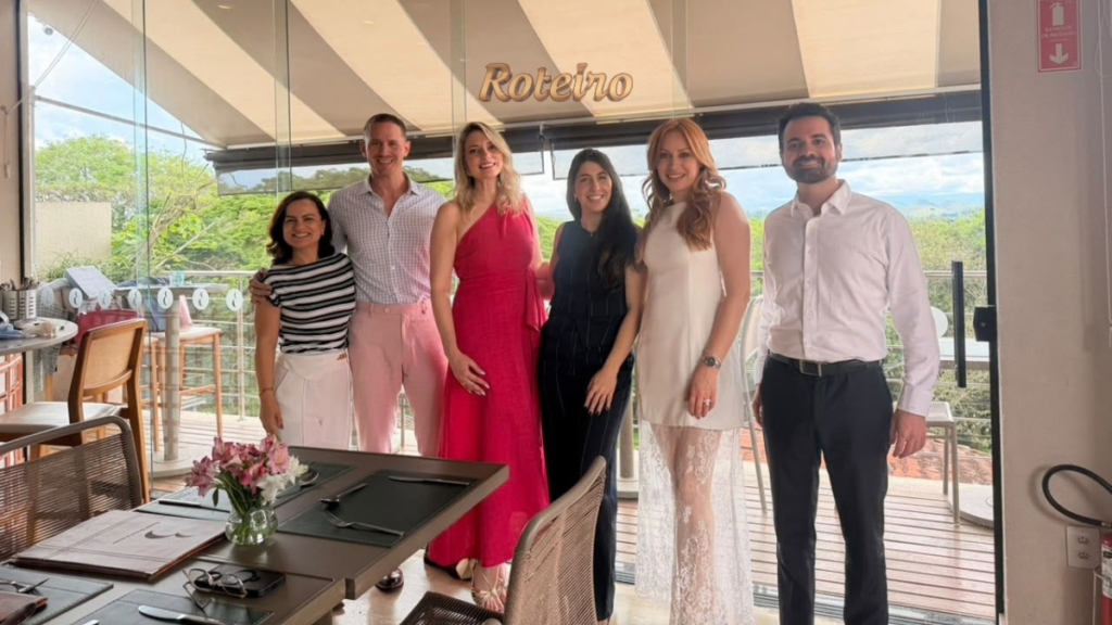 Entre Nós em SJC organizadores, especialistas e parceiros do encontro no Boudoir Bistrô