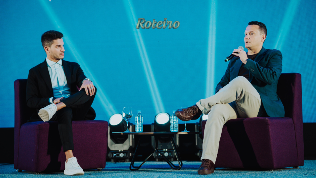 Impacto FN 4 SJC – Arthur Aguiar e Fábio Nascimento em bate-papo no palco