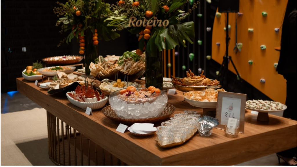 mesa de coquetel do Meeting SENSES da SUAIMOBI em São José dos Campos