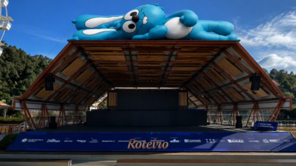 Natal Parque Capivari 2026, palco com Sansão inflável gigante