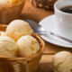 Pão de queijo SJC: preço varia até 111% em padarias, aponta Procon