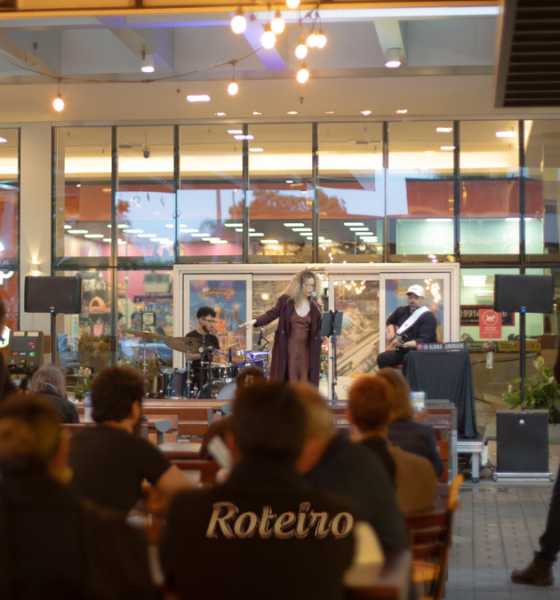 shows gratuitos em SJC, apresentação de música ao vivo na Praça Jardim do Vale Sul Shopping ao entardecer