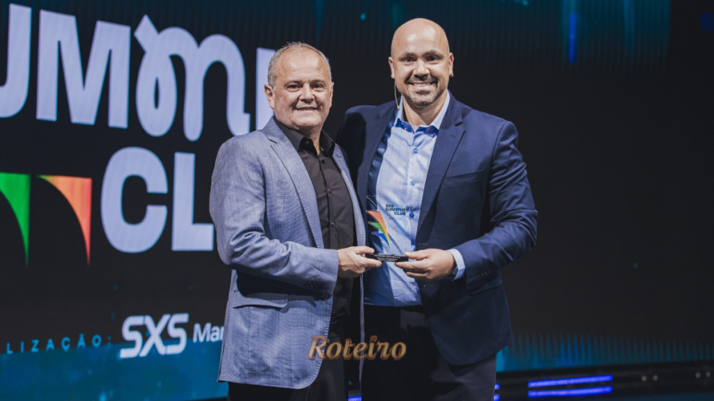 SXS Summit Club SJC – entrega de troféu no palco da edição de 2025